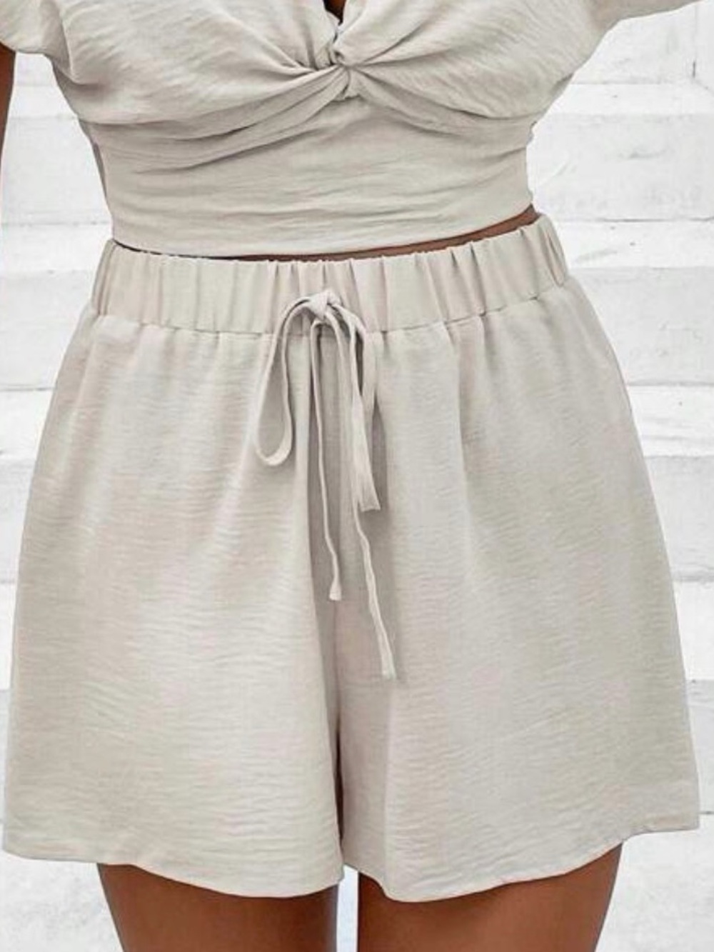 🌸 SHEIN WOMENS SIZE MEDIUM SAND HIGH WAISTED PULL ON SHORTS